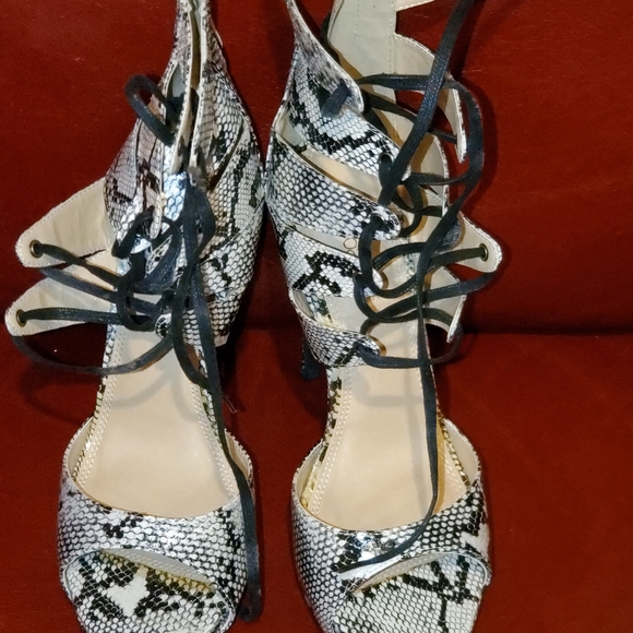 Open toe sandals - Picture 2 of 4